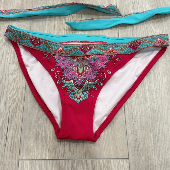 VICTORIA SECRET bikini. Top medium and bottom small. - Picture 3 of 4